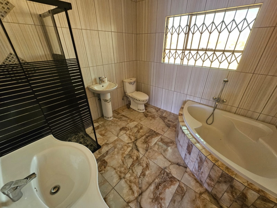 To Let 4 Bedroom Property for Rent in Welgelegen West Free State